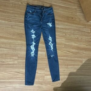 Women’s American Eagle stretch distressed jeans. Size 4. Worn once or twice